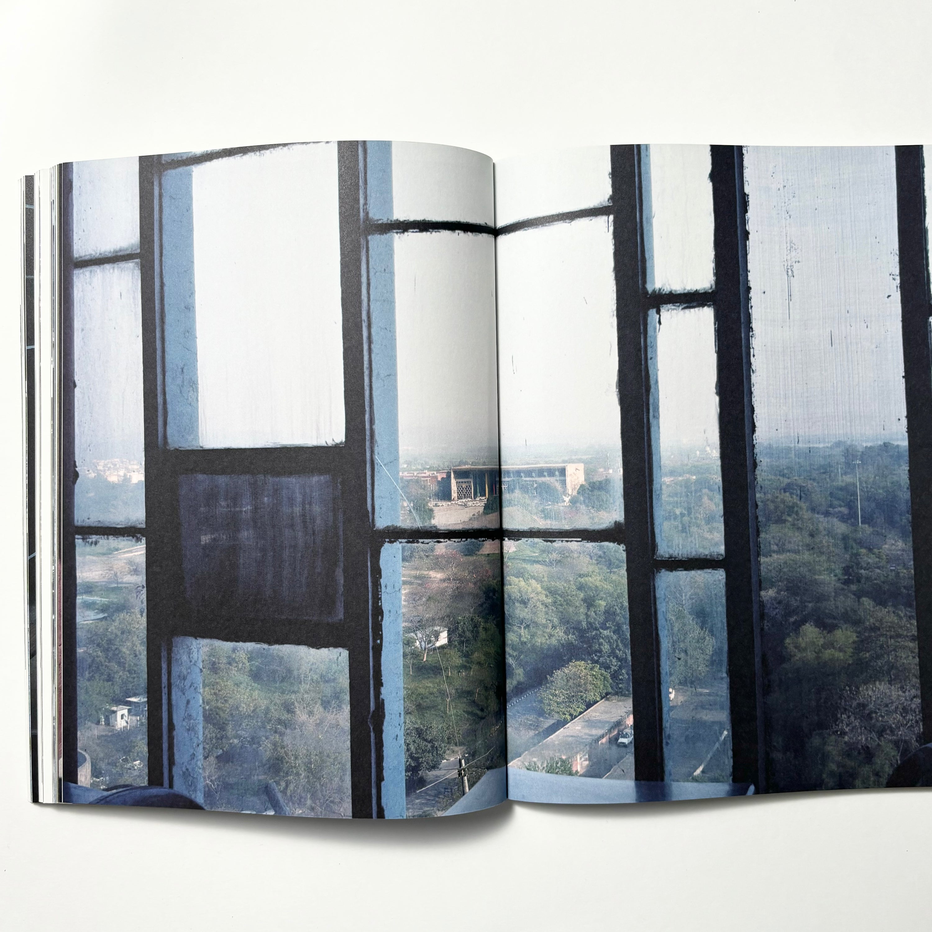 Looking Through Le Corbusier Windows／ホンマタカシ